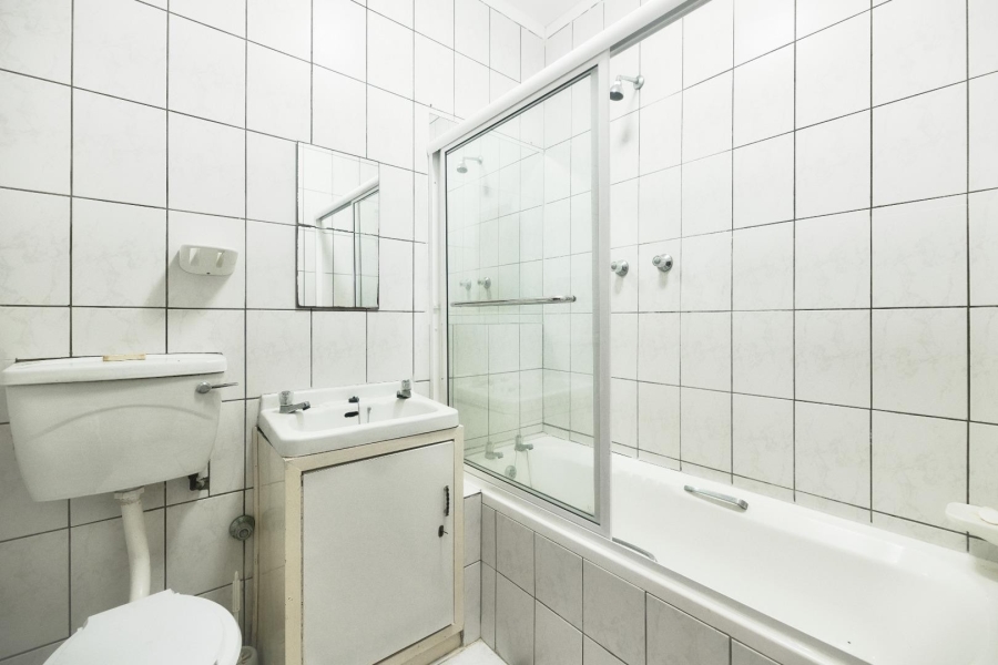 5 Bedroom Property for Sale in De Kelders Western Cape